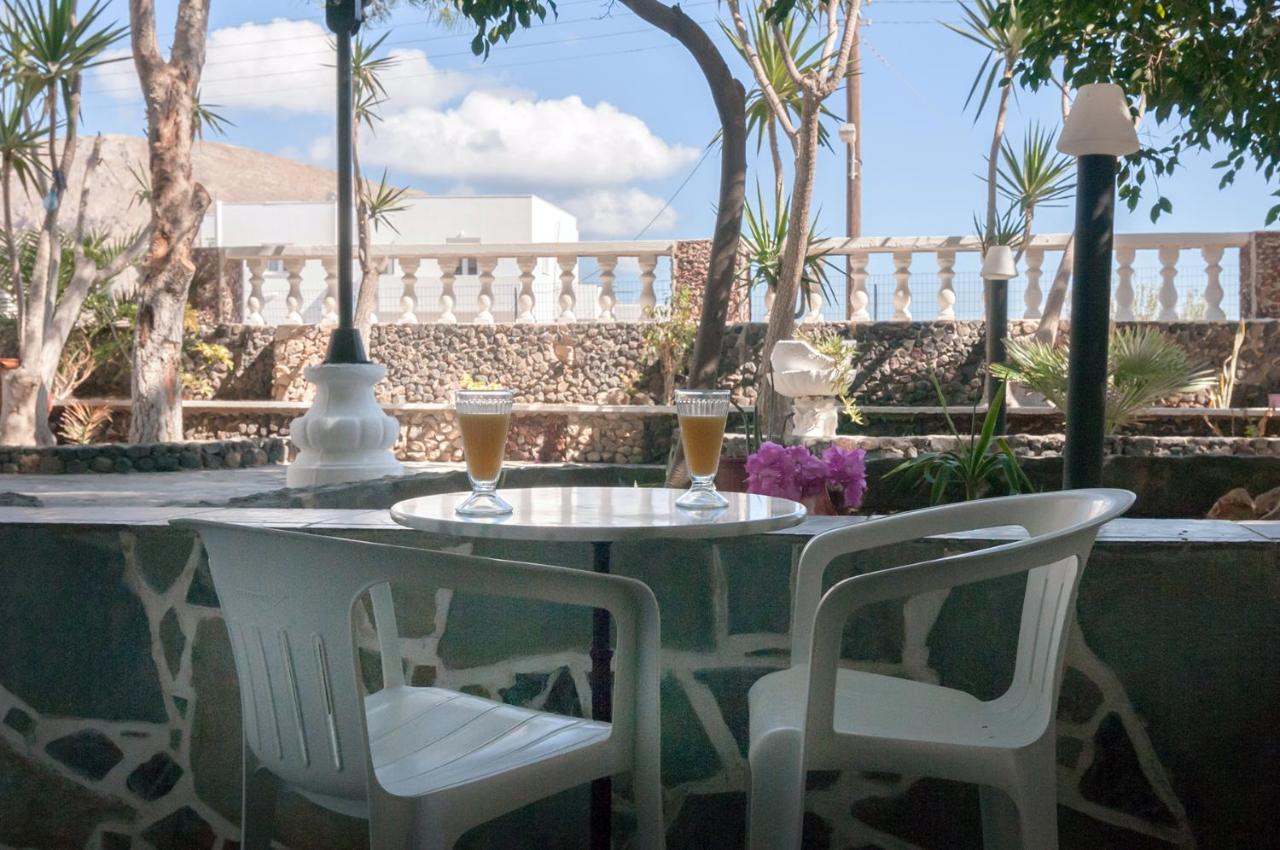 Holiday Beach Resort Santorini Perissa  Exterior photo